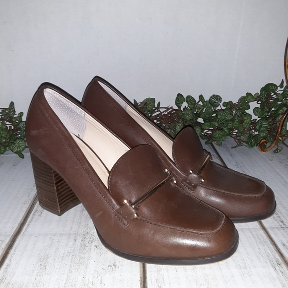 Enzo Angiolini "Mardie" Brown Leather Pump - Picture 2 of 16